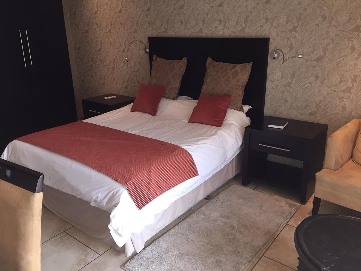 Planet Hotel Hollybum ลูบุมบาชี ภายนอก รูปภาพ